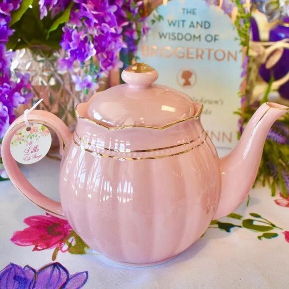 New Teapot Scalloped Blush Pink and Gold - Picture 1 of 9